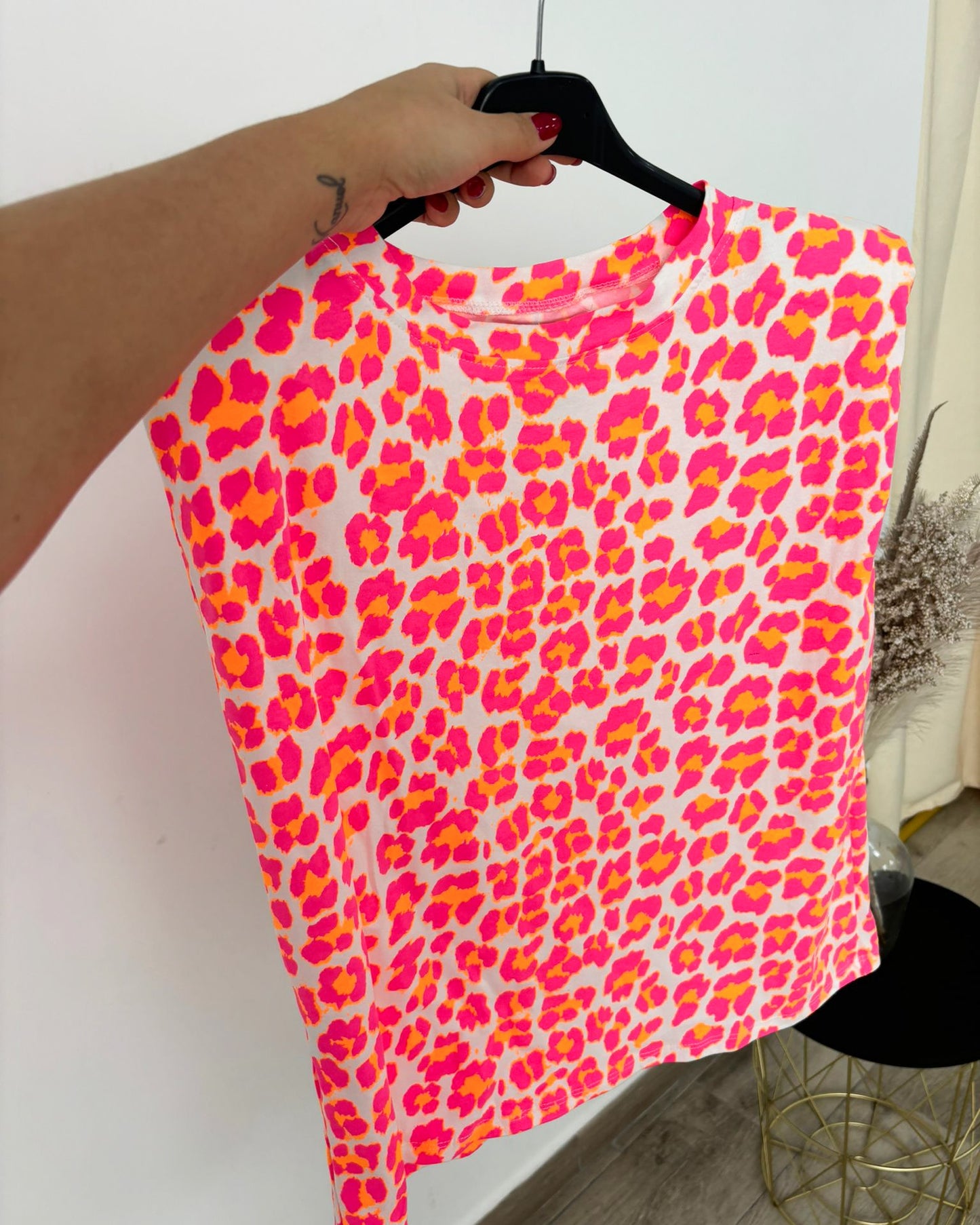Camiseta FELINA (Talla única , desde la 36 hasta la 44 aprox)