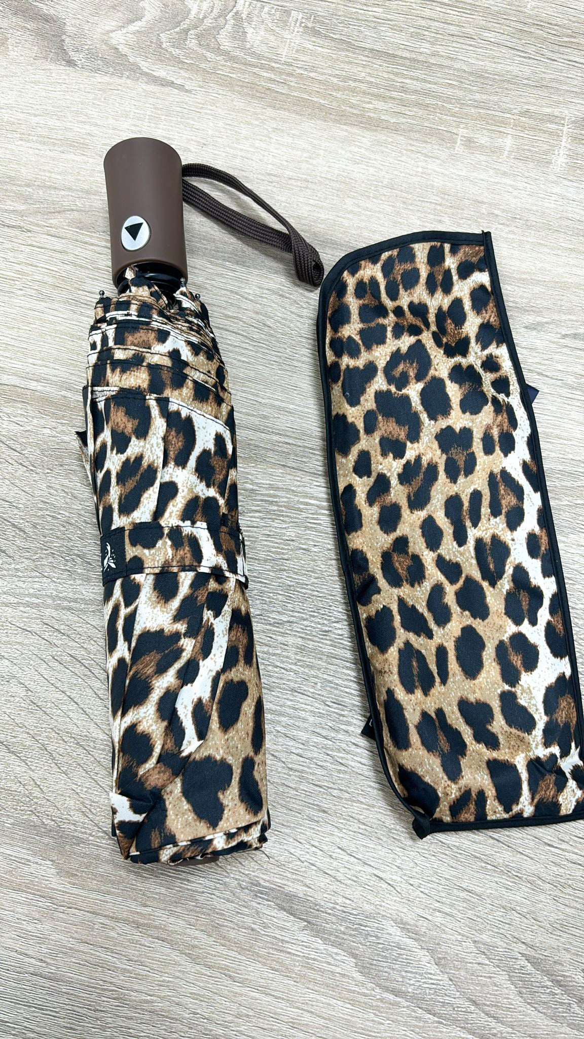 Paraguas automático "animal print" con funda